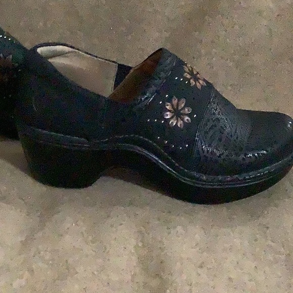 Ariat womens Leather Clogs size 8B - Picture 5 of 9